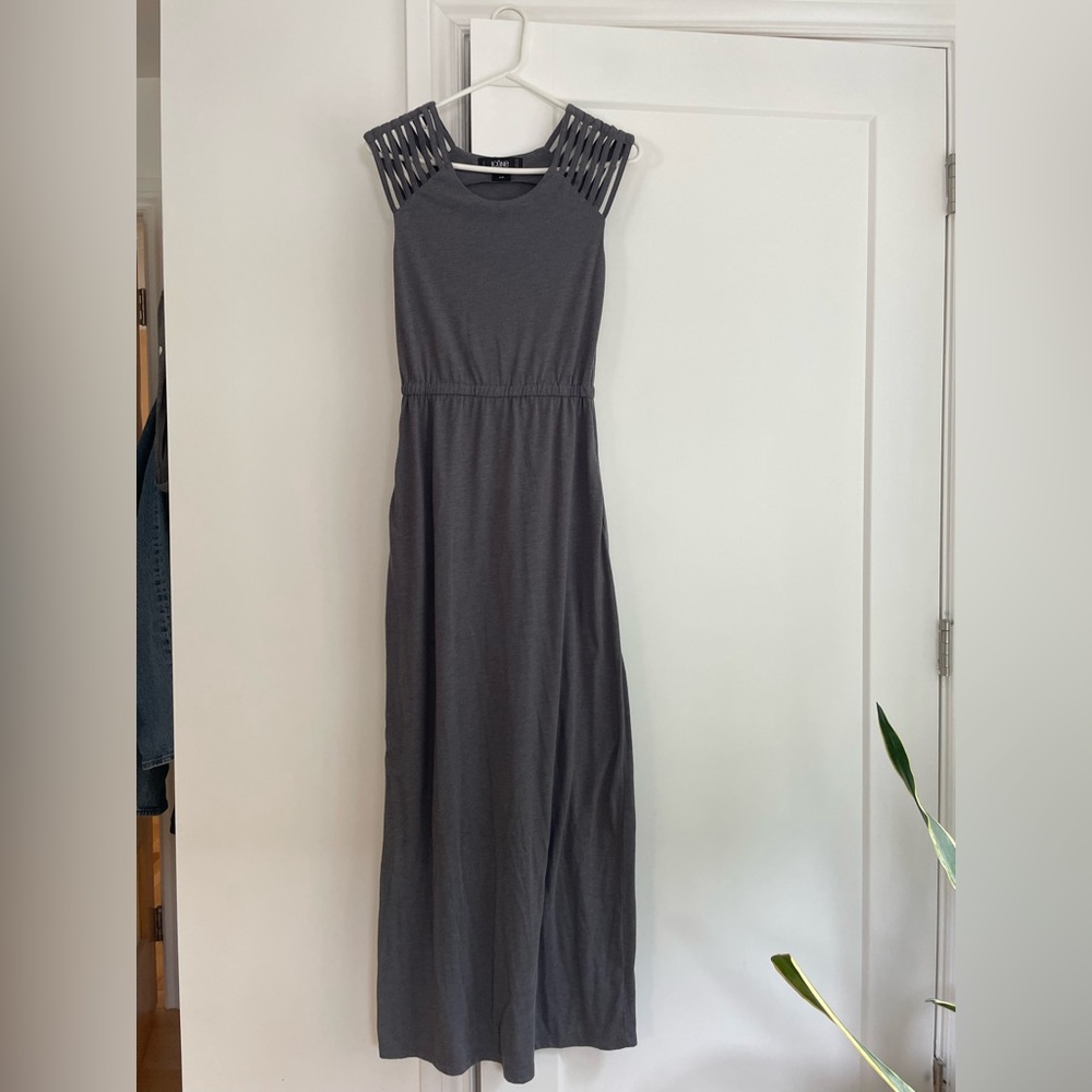 Icône maxi dress from Simons S in grey